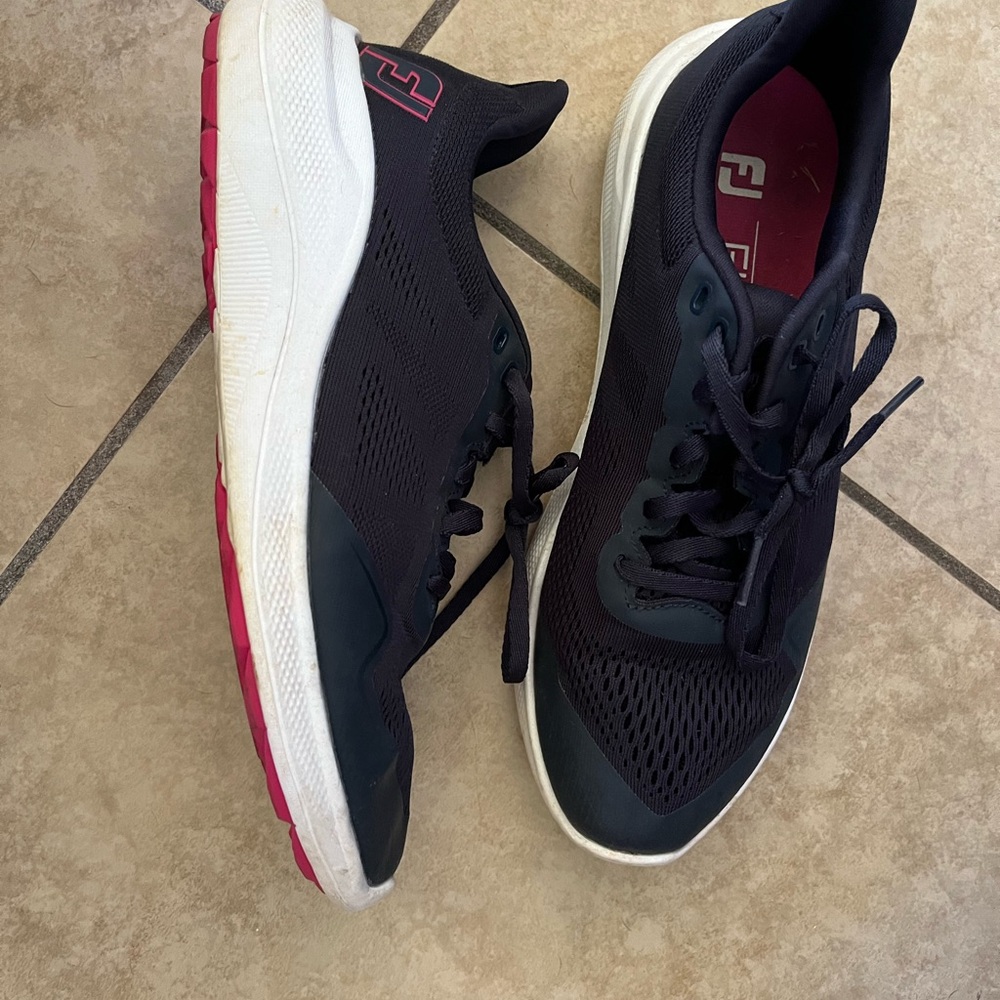 Woman’s FJ golf shoe - dark blue size 8.5